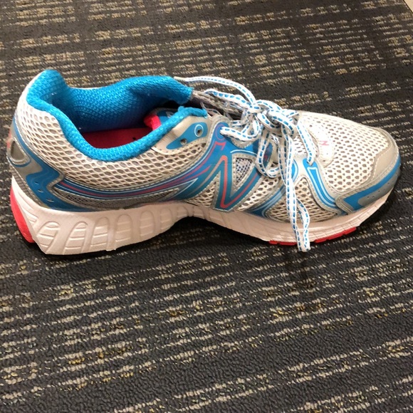 New balance running shoes - Picture 3 of 4